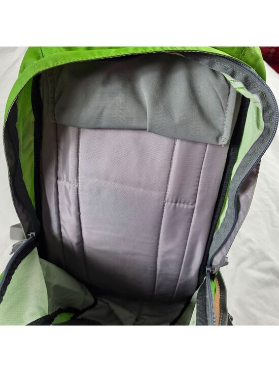 Camelbak Rim Runner Hydration Backpack Green Lightweight Hiking Pack Camping main image 2